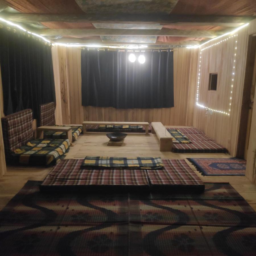 Sukun Hostel Sainj Екстер'єр фото
