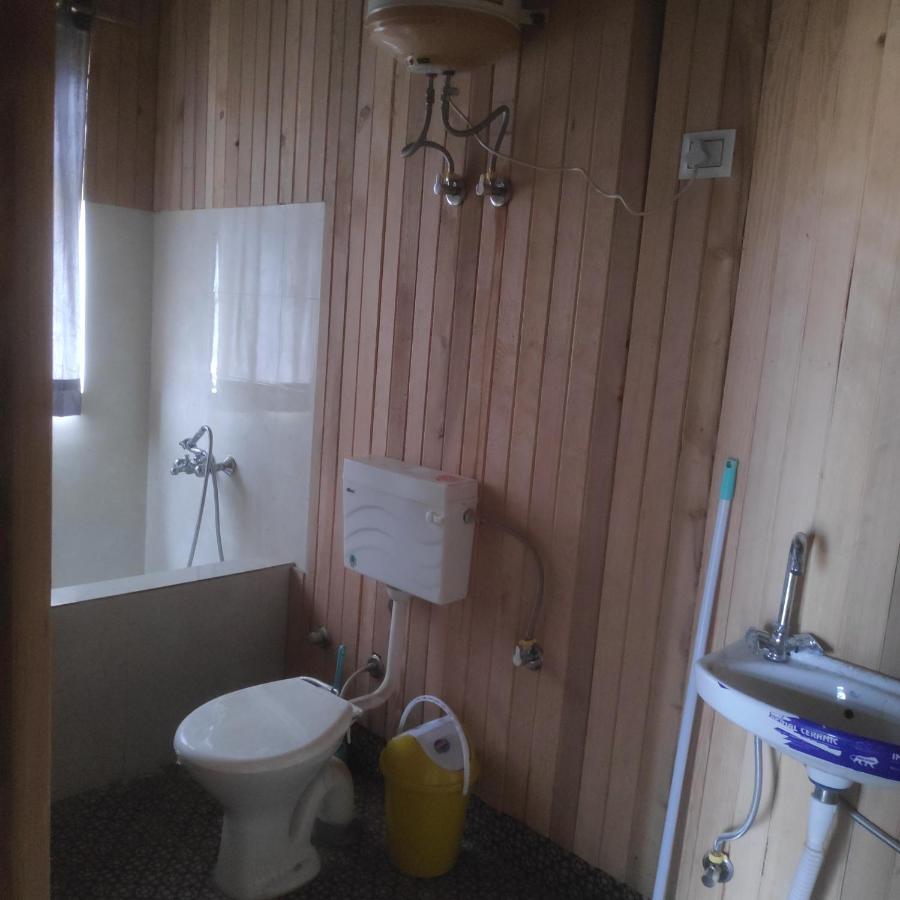 Sukun Hostel Sainj Екстер'єр фото