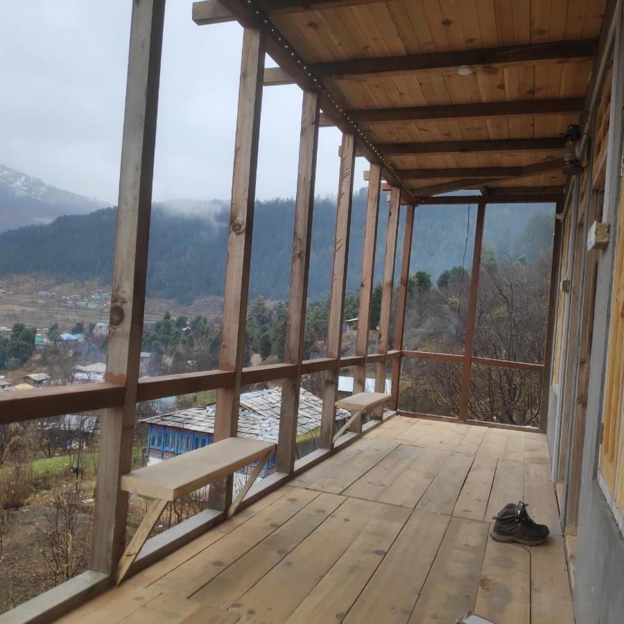 Sukun Hostel Sainj Екстер'єр фото