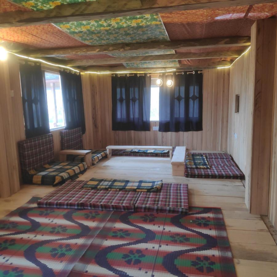 Sukun Hostel Sainj Екстер'єр фото