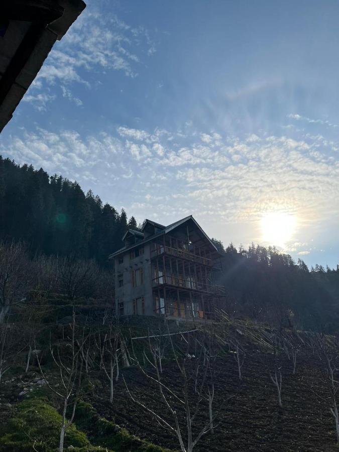 Sukun Hostel Sainj Екстер'єр фото