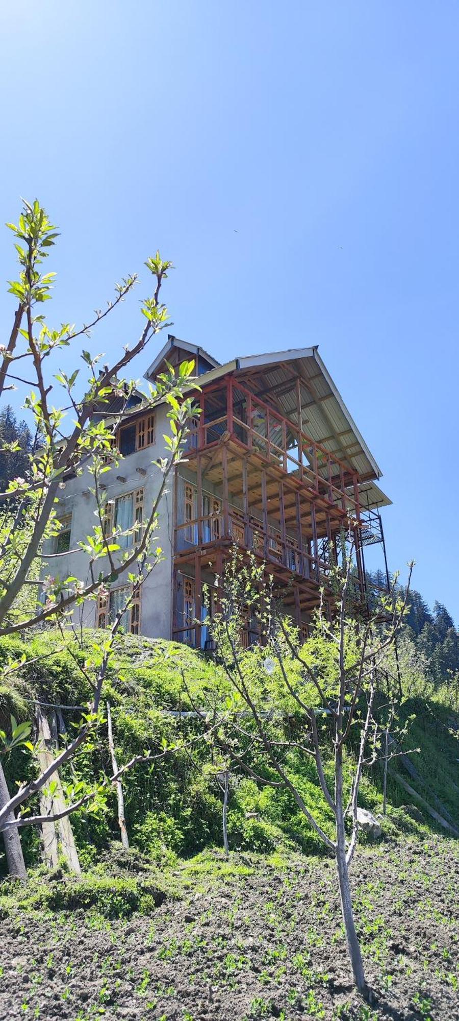 Sukun Hostel Sainj Екстер'єр фото