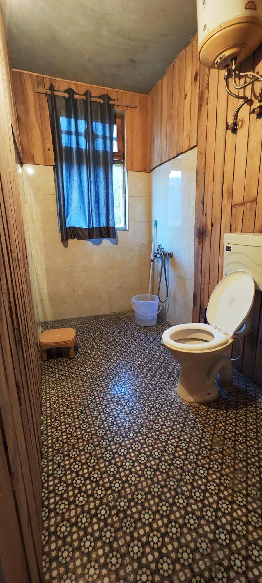 Sukun Hostel Sainj Екстер'єр фото