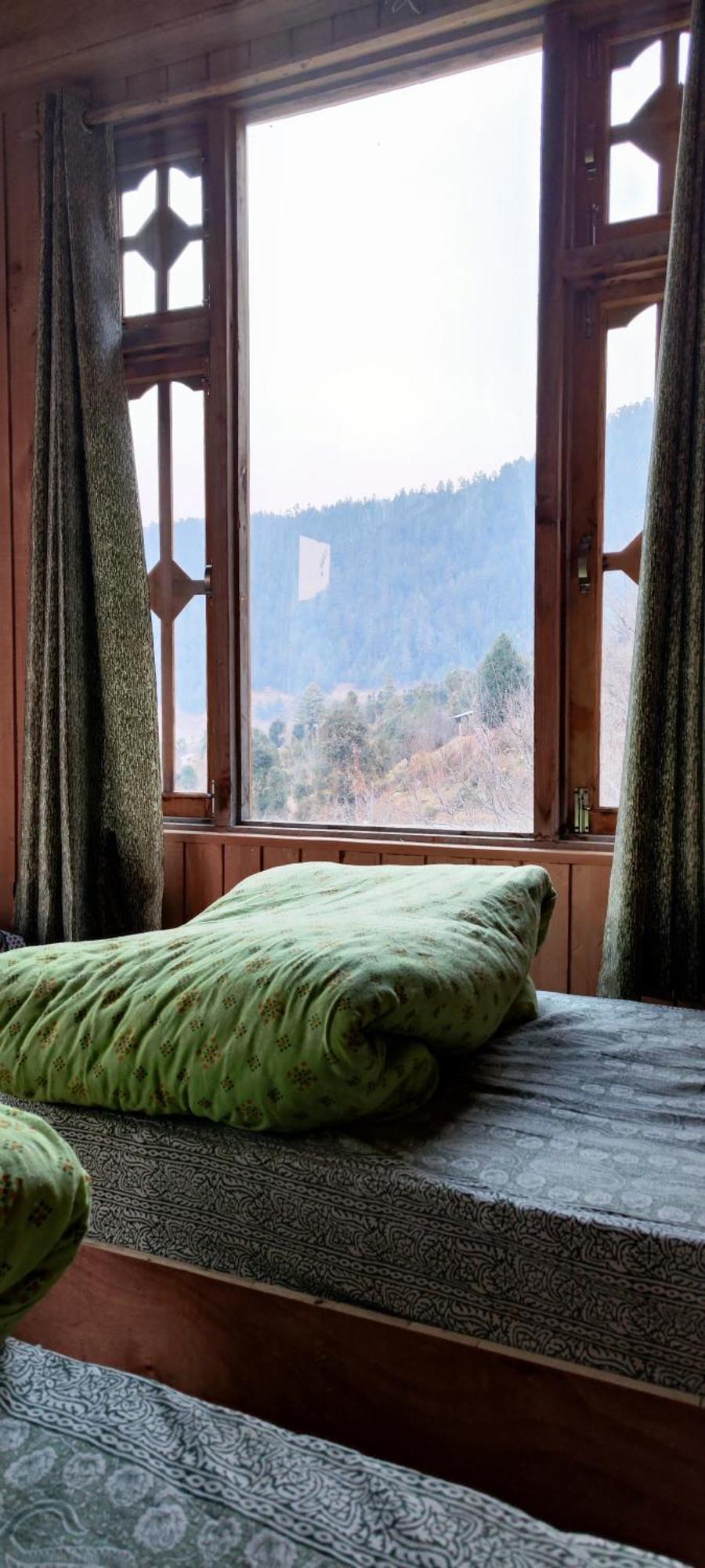 Sukun Hostel Sainj Екстер'єр фото