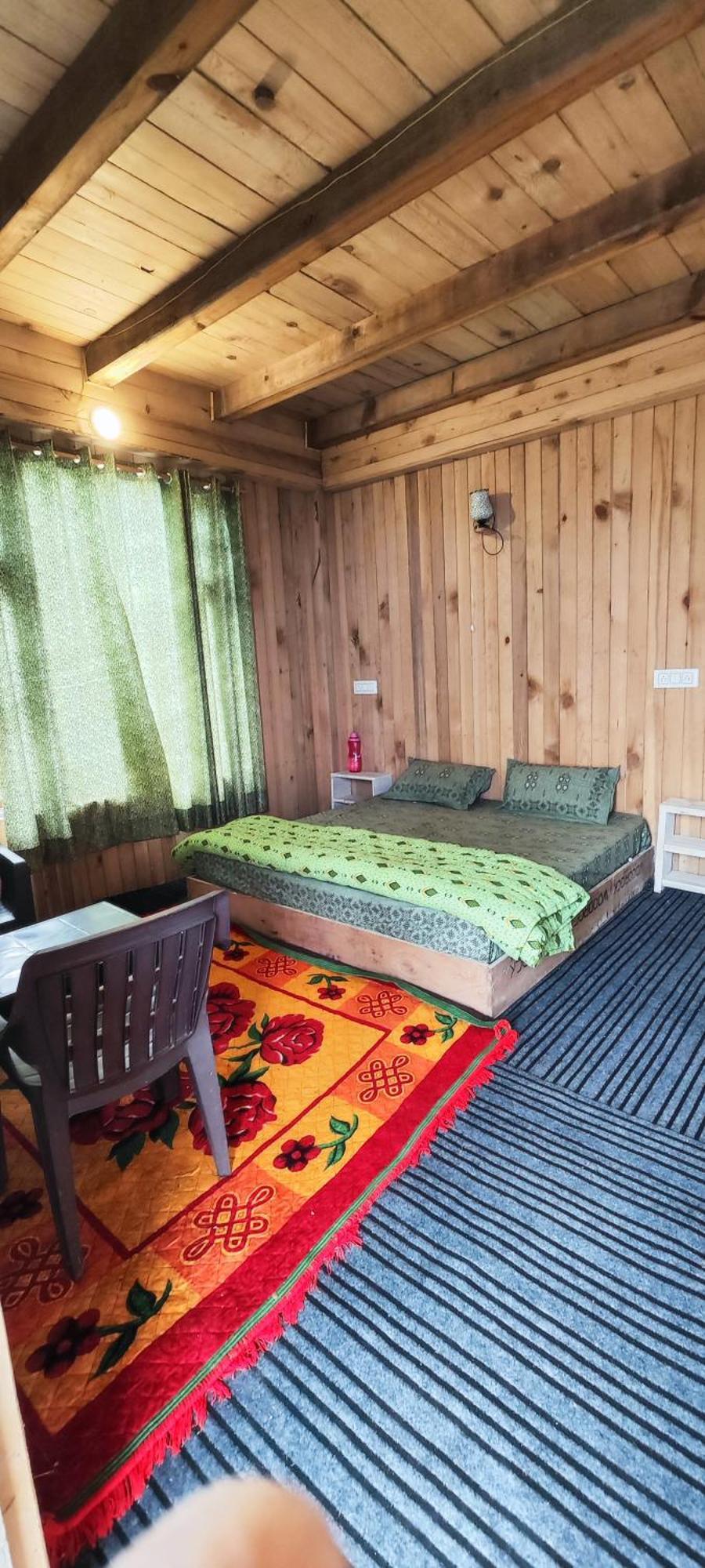Sukun Hostel Sainj Екстер'єр фото