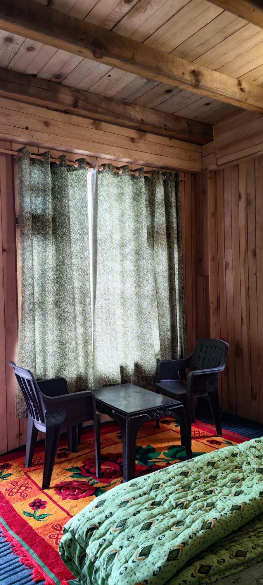 Sukun Hostel Sainj Екстер'єр фото